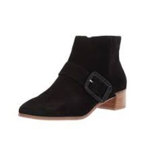 NEW JACK ROGERS Izzy Suede Buckle Bootie Black Sz 9